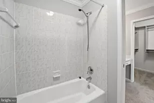 3152 Eakin Park Ct, Fairfax, VA 22031 - Photo 17