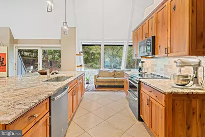 9706 Beach Mill Road, Great Falls, VA 22066 - Photo 9