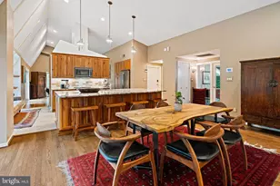 9706 Beach Mill Rd, Great Falls, VA 22066 - Photo 5