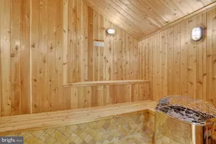 1174 Old Tolson Mill Rd, McLean, VA 22102 - Photo 27