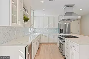 10900 Hunter Station Rd, Vienna, VA 22181 - Photo 11