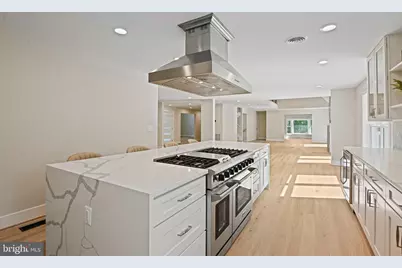 10900 Hunter Station Road, Vienna, VA 22181 - Photo 9