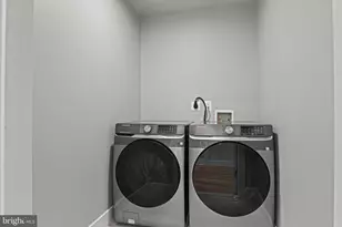 10900 Hunter Station Rd, Vienna, VA 22181 - Photo 37