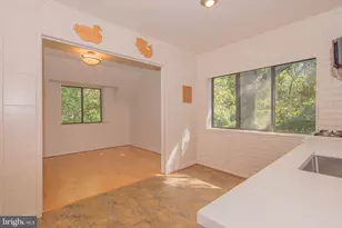 1665 Parkcrest Cir, Reston, VA 20190 - Photo 13