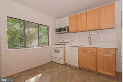 1665 Parkcrest Circle #301, Reston, VA 20190 - Photo 11