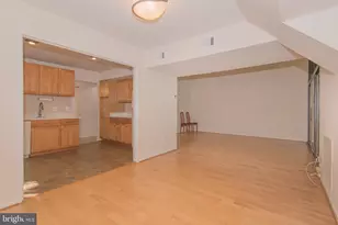 1665 Parkcrest Cir, Reston, VA 20190 - Photo 9