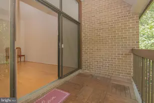 1665 Parkcrest Cir, Reston, VA 20190 - Photo 23