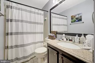 10205 Ashbrooke Ct, Oakton, VA 22124 - Photo 21