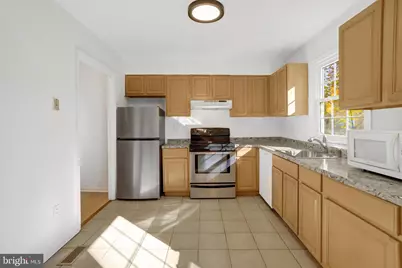 9911 Whitewater Drive, Burke, VA 22015 - Photo 7