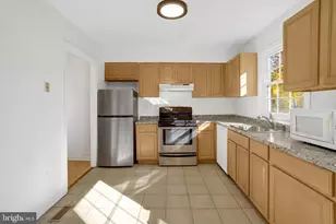 9911 Whitewater Dr, Burke, VA 22015 - Photo 7