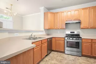8934 Milford Haven Ct, Lorton, VA 22079 - Photo 11