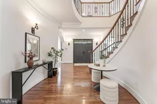 829 Golden Arrow St, Great Falls, VA 22066 - Photo 9