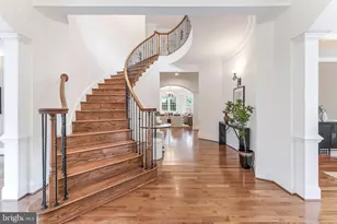 829 Golden Arrow St, Great Falls, VA 22066 - Photo 7