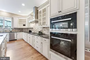 829 Golden Arrow St, Great Falls, VA 22066 - Photo 29