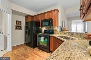 8970 Fascination Ct, Lorton, VA 22079 - Photo 9