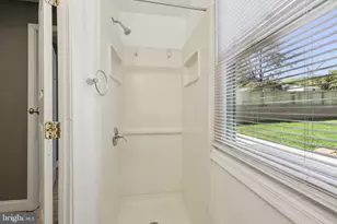 5824 Fifer Dr, Alexandria, VA 22303 - Photo 17