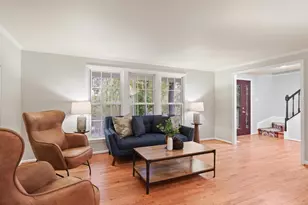 12133 Queens Brigade Dr, Fairfax, VA 22030 - Photo 11