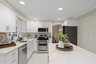 12133 Queens Brigade Dr, Fairfax, VA 22030 - Photo 15