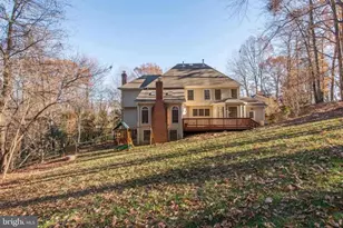 2082 Hunters Crest Way, Vienna, VA 22181 - Photo 31