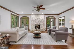 2404 Oakmont Ct, Oakton, VA 22124 - Photo 11