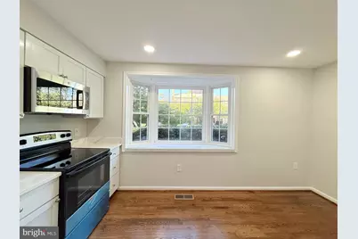 8219 Doctor Craik Ct, Alexandria, VA 22306 - Photo 5