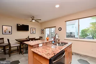 6622 Patent Parish Ln, Alexandria, VA 22315 - Photo 13