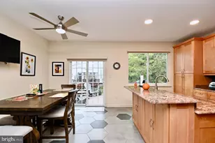 6622 Patent Parish Ln, Alexandria, VA 22315 - Photo 9