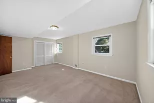 5929 Merritt Pl, Falls Church, VA 22041 - Photo 13