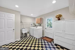 5929 Merritt Pl, Falls Church, VA 22041 - Photo 19