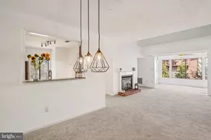 2203 Hunters Run Dr, Reston, VA 20191 - Photo 3