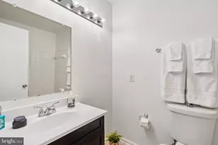 2203 Hunters Run Dr, Reston, VA 20191 - Photo 27
