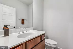 12307 W Oaks Dr, Fairfax, VA 22030 - Photo 23