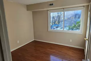 8000 Chanute Pl, Falls Church, VA 22042 - Photo 9