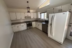 7826 Glenister Dr, Springfield, VA 22152 - Photo 3