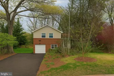 239 Old Courthouse Road NE, Vienna, VA 22180 - Photo 1