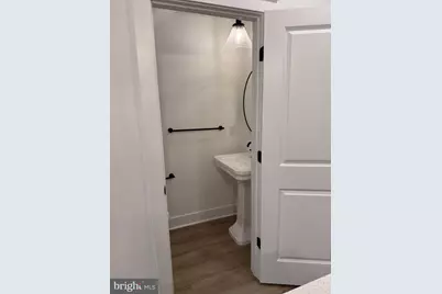 4805 Bauhaus Sq, Chantilly, VA 20151 - Photo 9