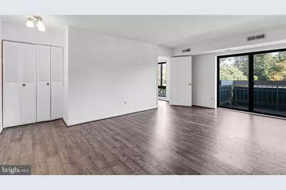 6137 Leesburg Pike #406, Falls Church, VA 22041 - Photo 5