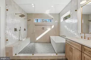 612 Gibson Cir SW, Vienna, VA 22180 - Photo 37