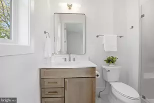 612 Gibson Cir SW, Vienna, VA 22180 - Photo 7