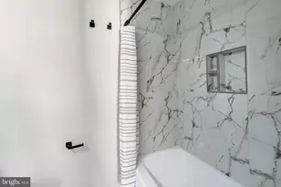 8205 Crossbrook Ct, Lorton, VA 22079 - Photo 17