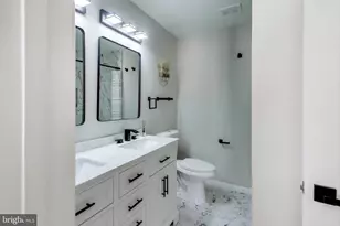 8205 Crossbrook Ct, Lorton, VA 22079 - Photo 15