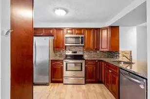 8315 Brookvale Ct, Springfield, VA 22153 - Photo 3