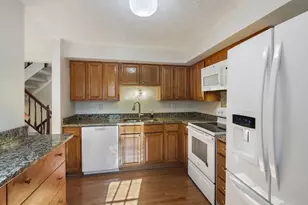 8027 Tyson Oaks Cir, Vienna, VA 22182 - Photo 9