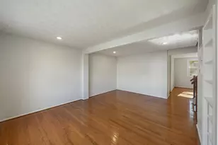 8027 Tyson Oaks Cir, Vienna, VA 22182 - Photo 3