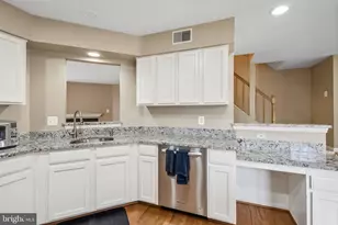 8047 Sky Blue Dr, Alexandria, VA 22315 - Photo 11