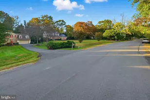 2724 Berryland Dr, Oakton, VA 22124 - Photo 41