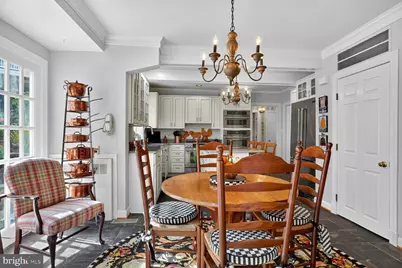 6039 Edgewood Terrace, Alexandria, VA 22307 - Photo 9