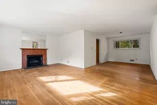 5512 Flag Run Dr, Springfield, VA 22151 - Photo 3