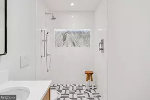 11000 Oakton Woods Way, Oakton, VA 22124 - Photo 59