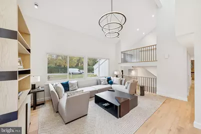 11000 Oakton Woods Way, Oakton, VA 22124 - Photo 17